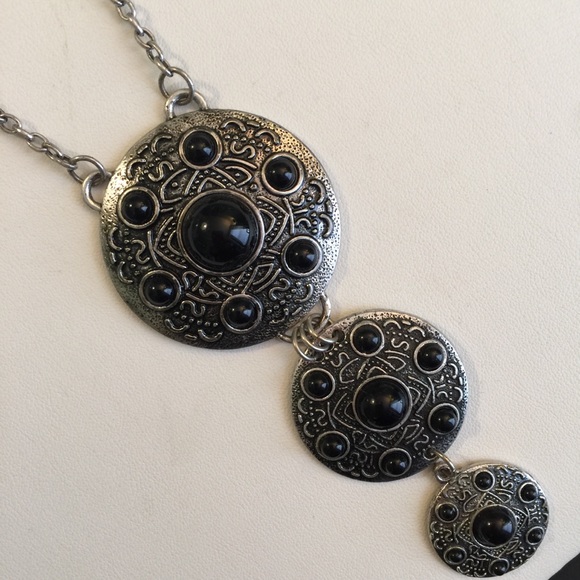 H&M Jewelry - H&M Silver Triple Tier Disc Long Necklace